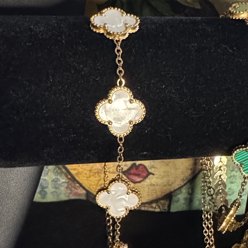 Gold and White Clover Bracelet - Picture 3 of 3